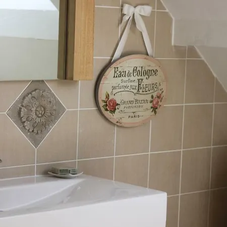 Chambres D'hotes Le P'tit Angelus De Bed and breakfast 2*